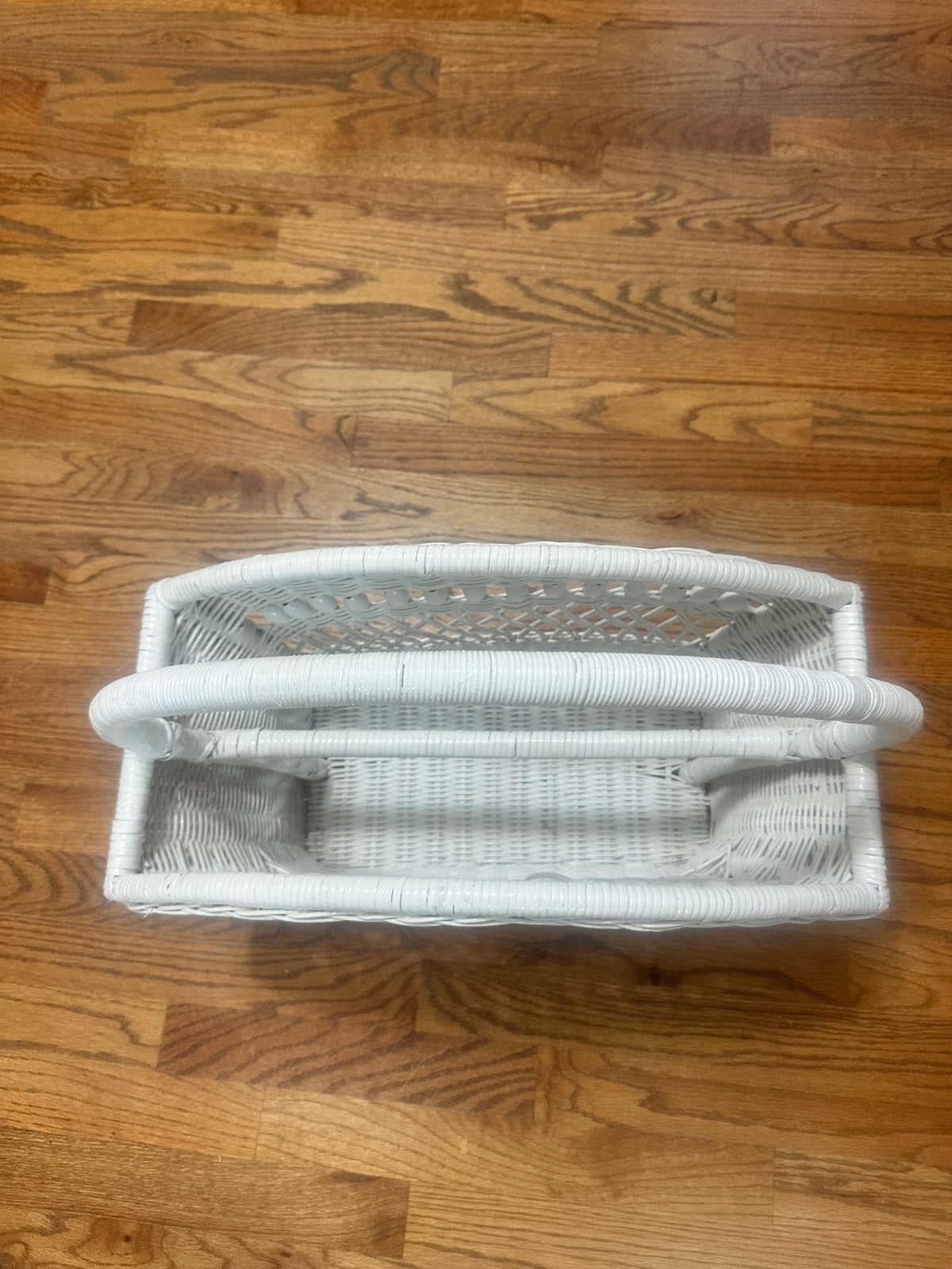 Vintage White Wicker Magazine Rack – 1960s–70s Beaded Rattan Basket – Cottage Storage – 20”
