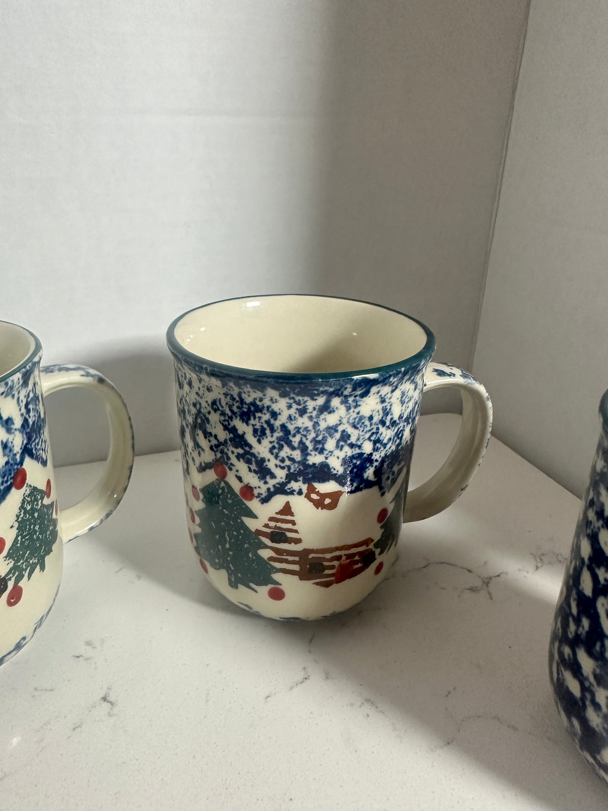 Vintage Tienshan Folk Craft Cabin Snow Dinner Plates & Mugs – Set of 4 – 8 Pieces – Christmas Spongeware