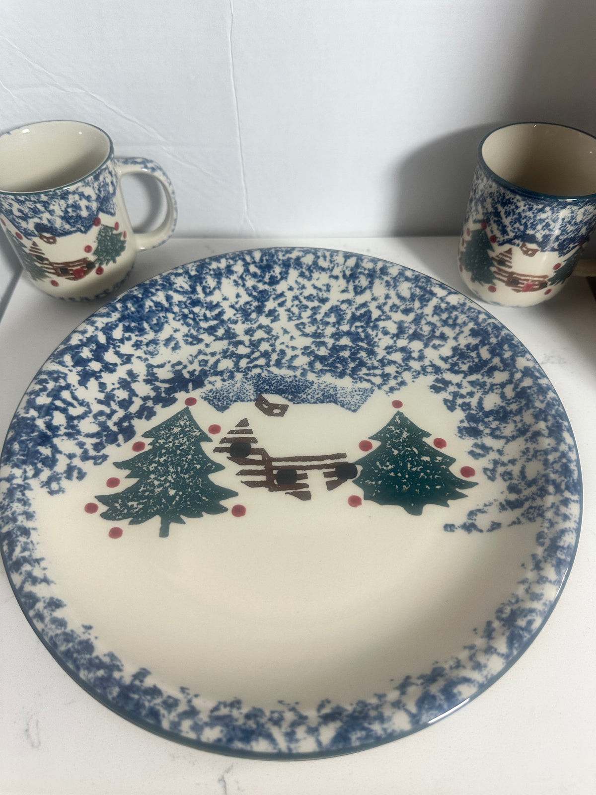 Vintage Tienshan Folk Craft Cabin Snow Dinner Plates & Mugs – Set of 4 – 8 Pieces – Christmas Spongeware
