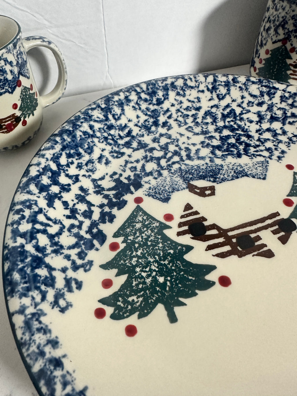 Vintage Tienshan Folk Craft Cabin Snow Dinner Plates & Mugs – Set of 4 – 8 Pieces – Christmas Spongeware