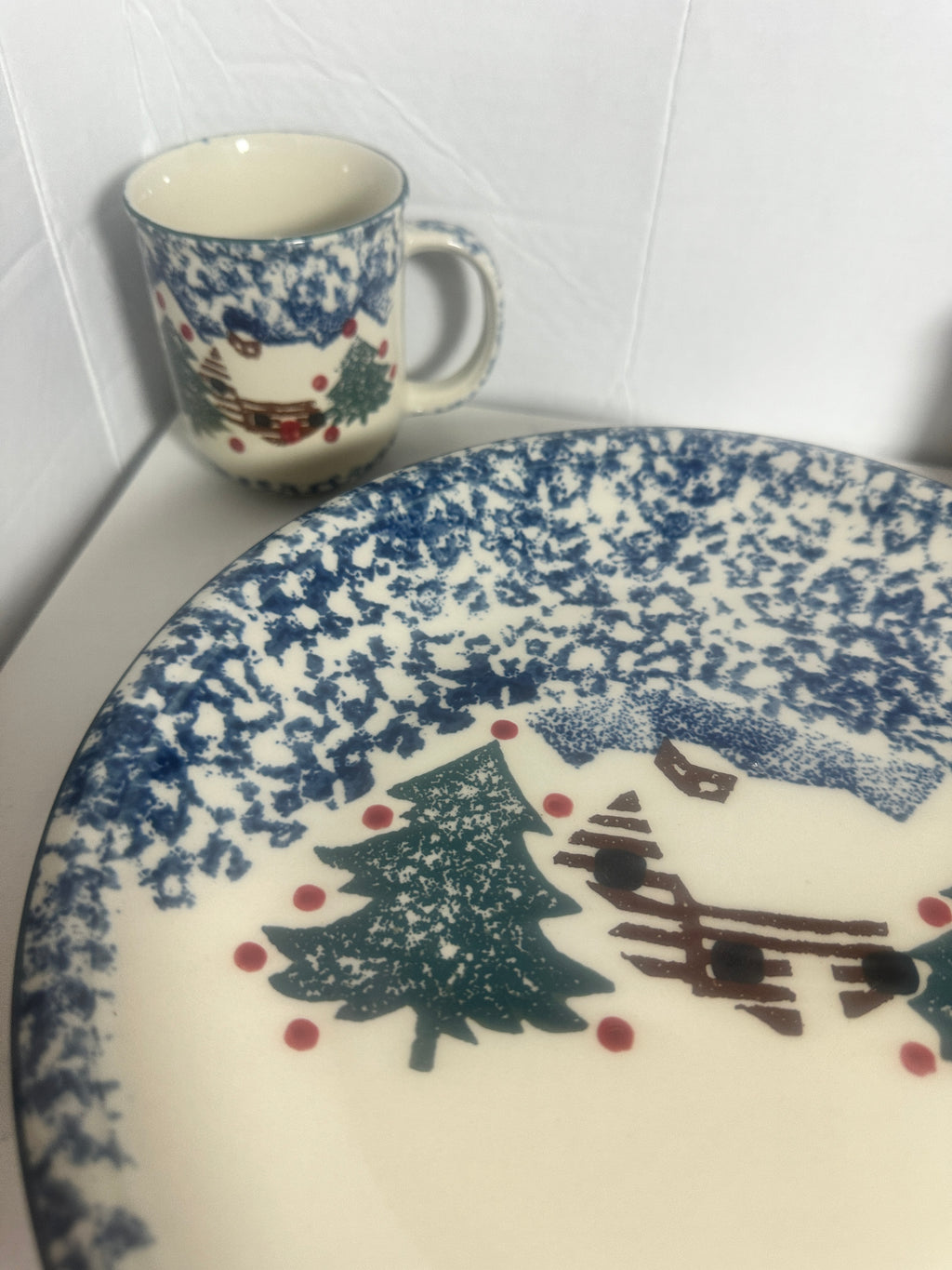 Vintage Tienshan Folk Craft Cabin Snow Dinner Plates & Mugs – Set of 4 – 8 Pieces – Christmas Spongeware