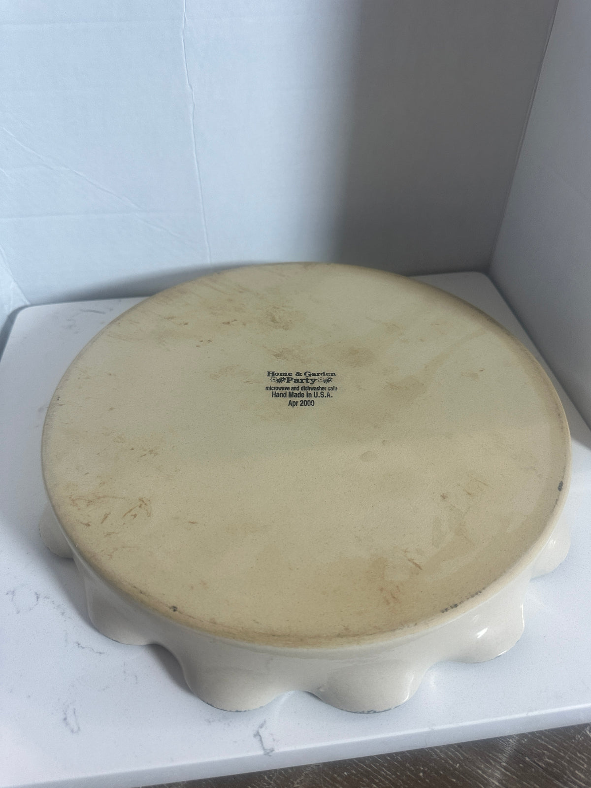 Vintage 2000 Home & Garden Party Magnolia Stoneware Serving Bowl – 12.5” Scalloped – Made in USA