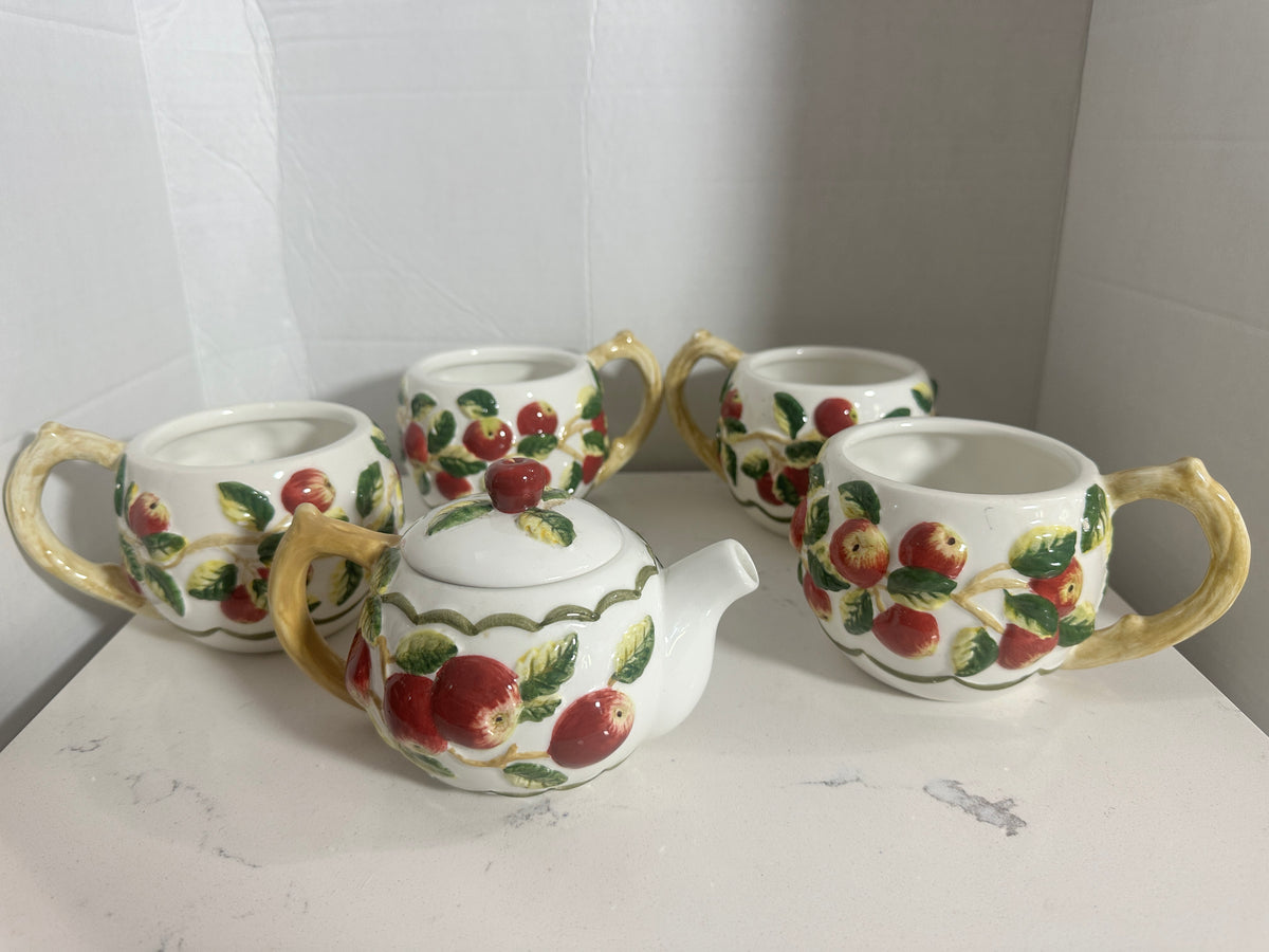 Vintage-Style MW Market Apple Tea Set – Teapot + 4 Mugs | 5-Piece Set