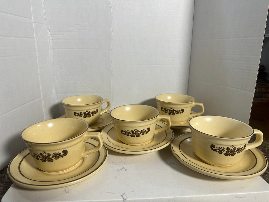 Pfaltzgraff Village Cups, Saucers & Bowl | 11-Piece Set