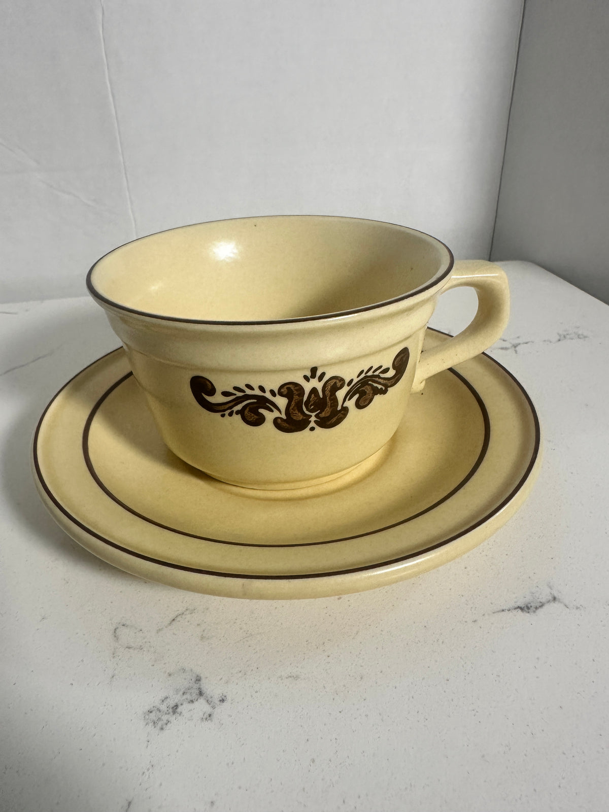 Pfaltzgraff Village Cups, Saucers & Bowl | 11-Piece Set