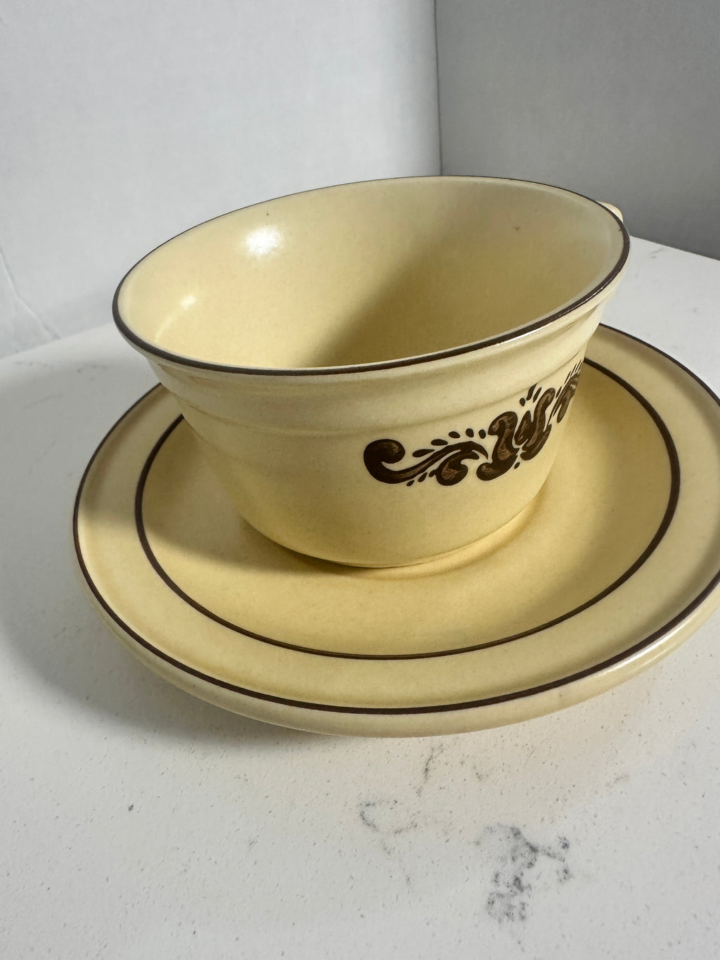 Pfaltzgraff Village Cups, Saucers & Bowl | 11-Piece Set