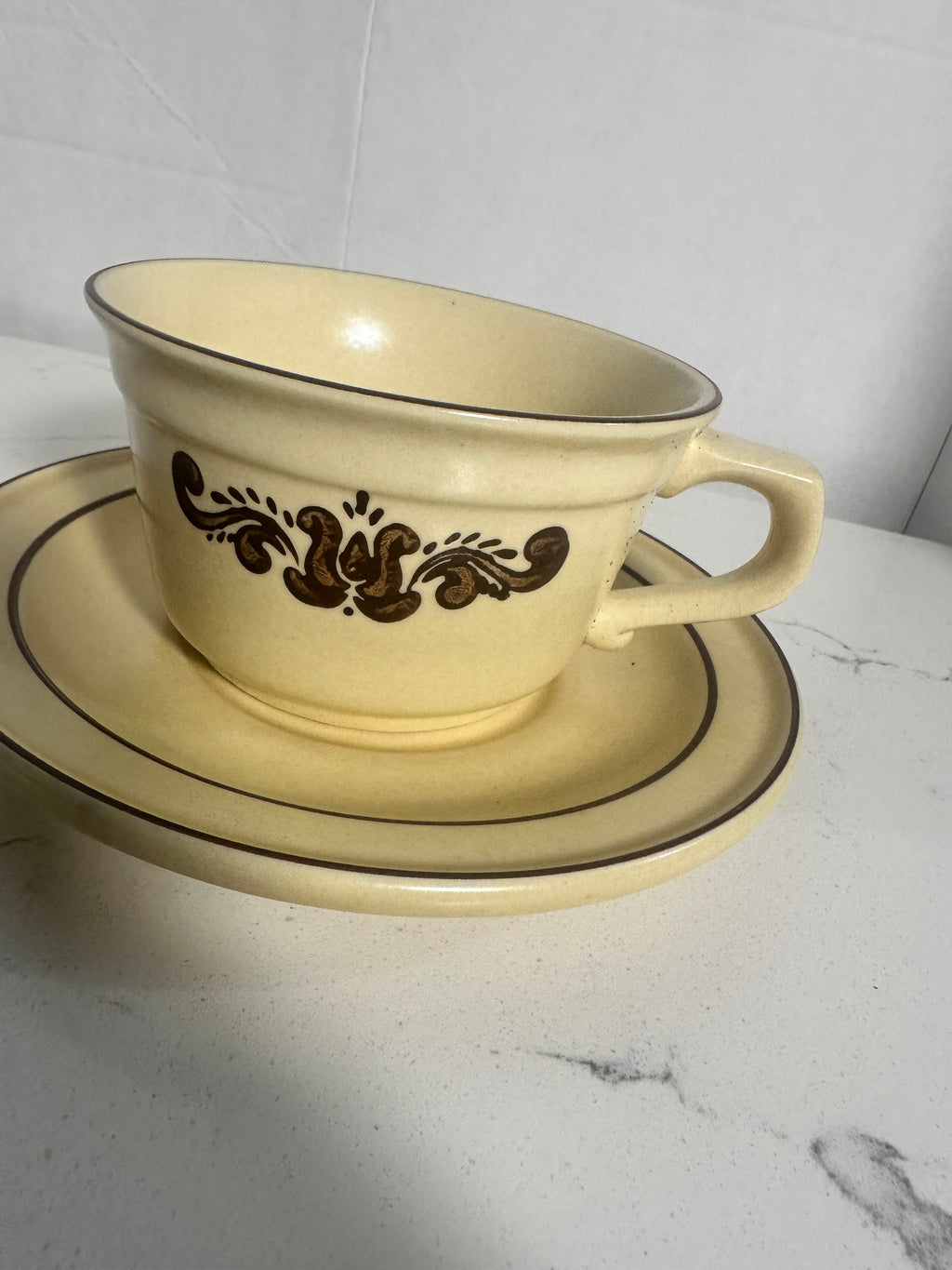 Pfaltzgraff Village Cups, Saucers & Bowl | 11-Piece Set