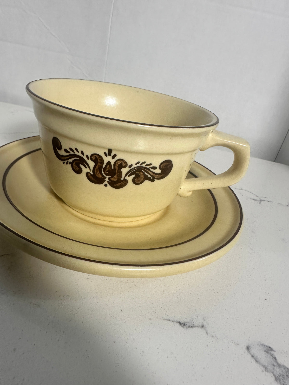 Pfaltzgraff Village Cups, Saucers & Bowl | 11-Piece Set