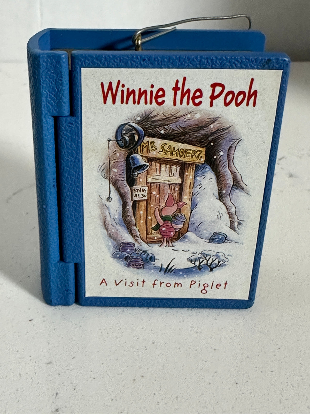 1998 Hallmark Keepsake Winnie the Pooh “A Visit From Piglet” Ornament