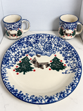 Vintage Tienshan Folk Craft Cabin Snow Dinner Plates & Mugs – Set of 4 – 8 Pieces – Christmas Spongeware